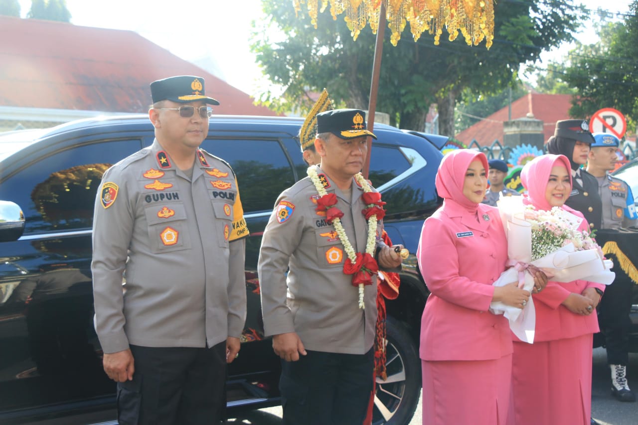 Tiba di Mapolda, Irjen Pol Gatot Tri Suryanta disambut jajar hormat 