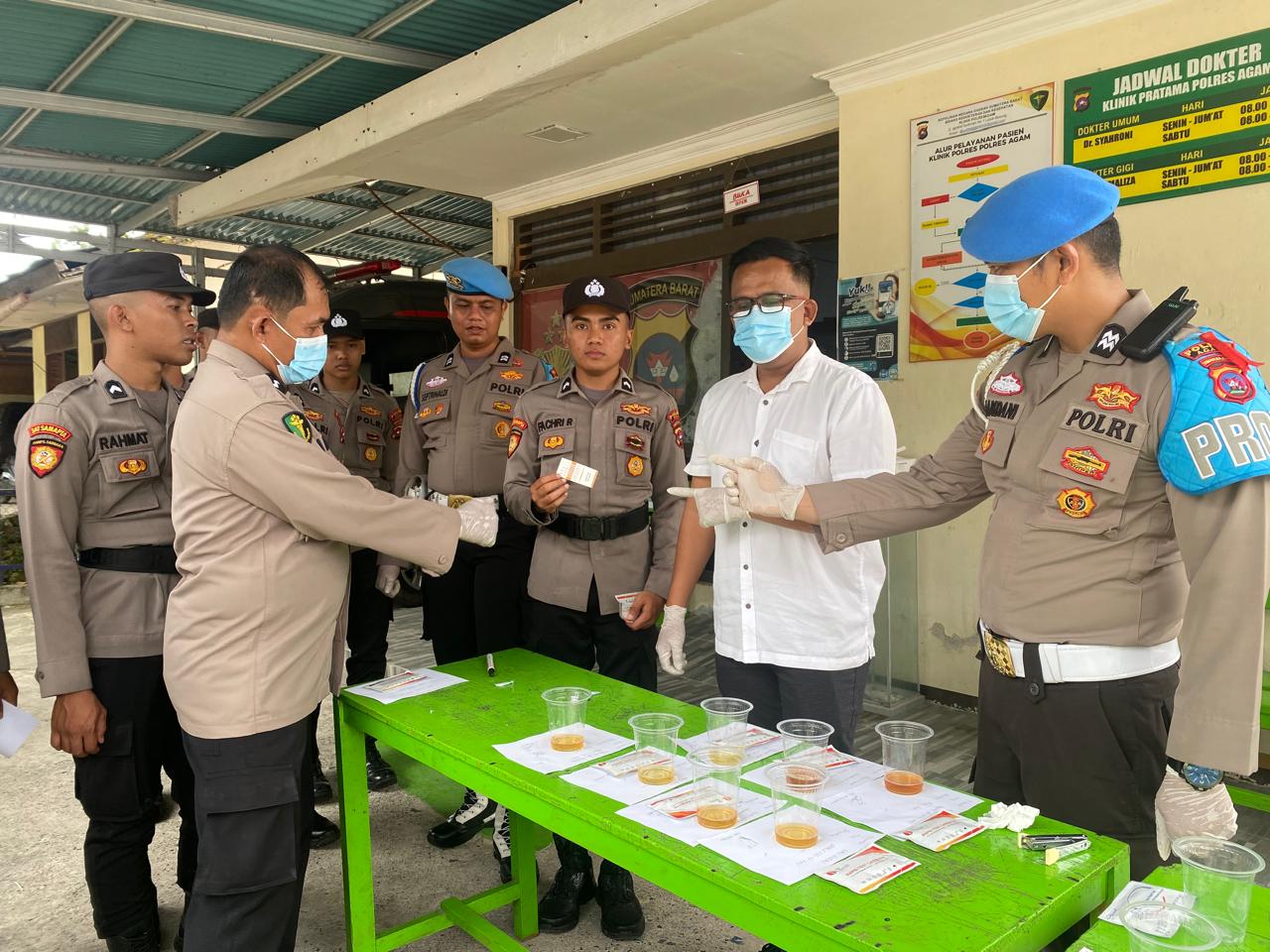 Polres Agam Gelar Razia Mendadak, Pastikan Personel Disiplin Dan Bebas Narkoba