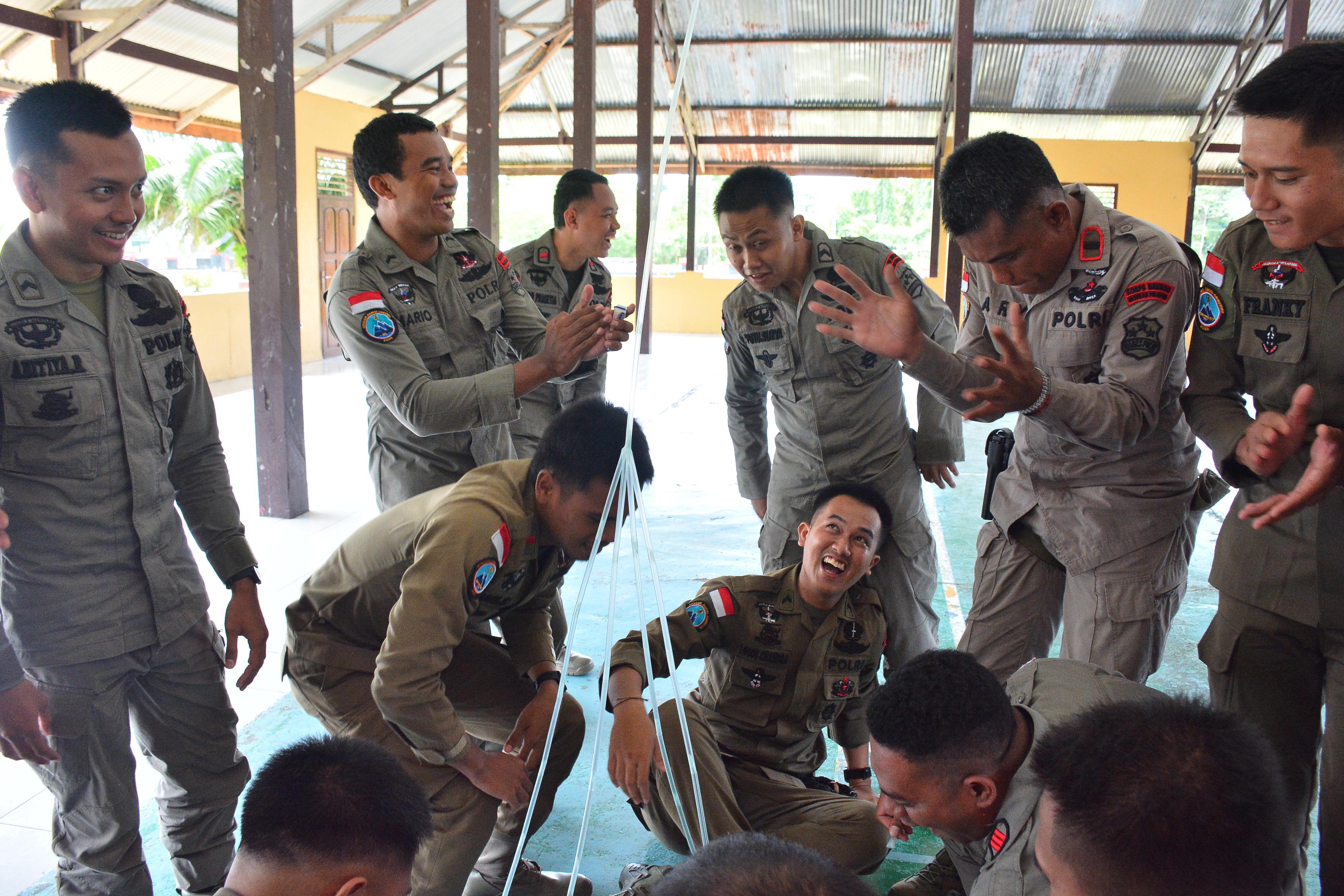 Satgas Bantuan Ops Damai Cartenz-2025 Berikan Dukungan Psikologis bagi Personel di Timika