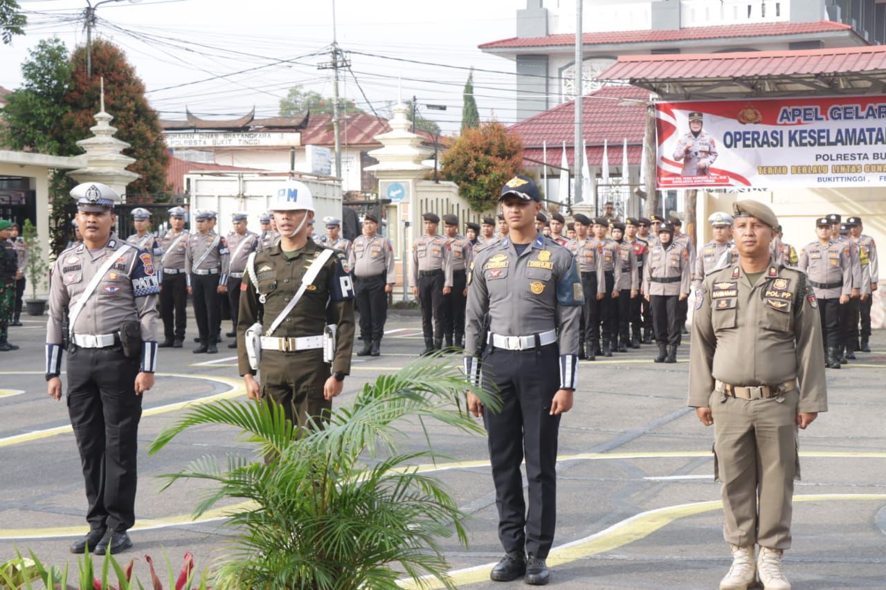 Polresta Bukittinggi Gelar Apel Pasukan Operasi Keselamatan 2025,Sebagai Upaya Tumbuhkan Kesadaran Tertib Berlalu Lintas