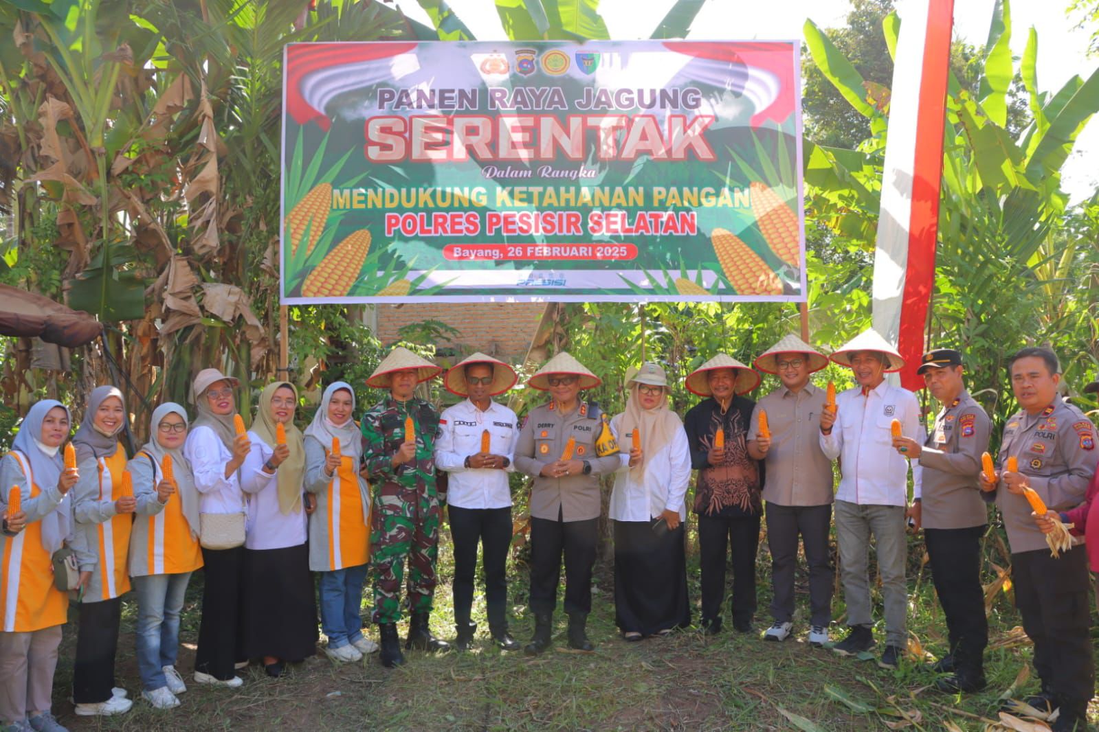 Kapolres Pessel Panen Raya Jagung Serentak di Bayang 