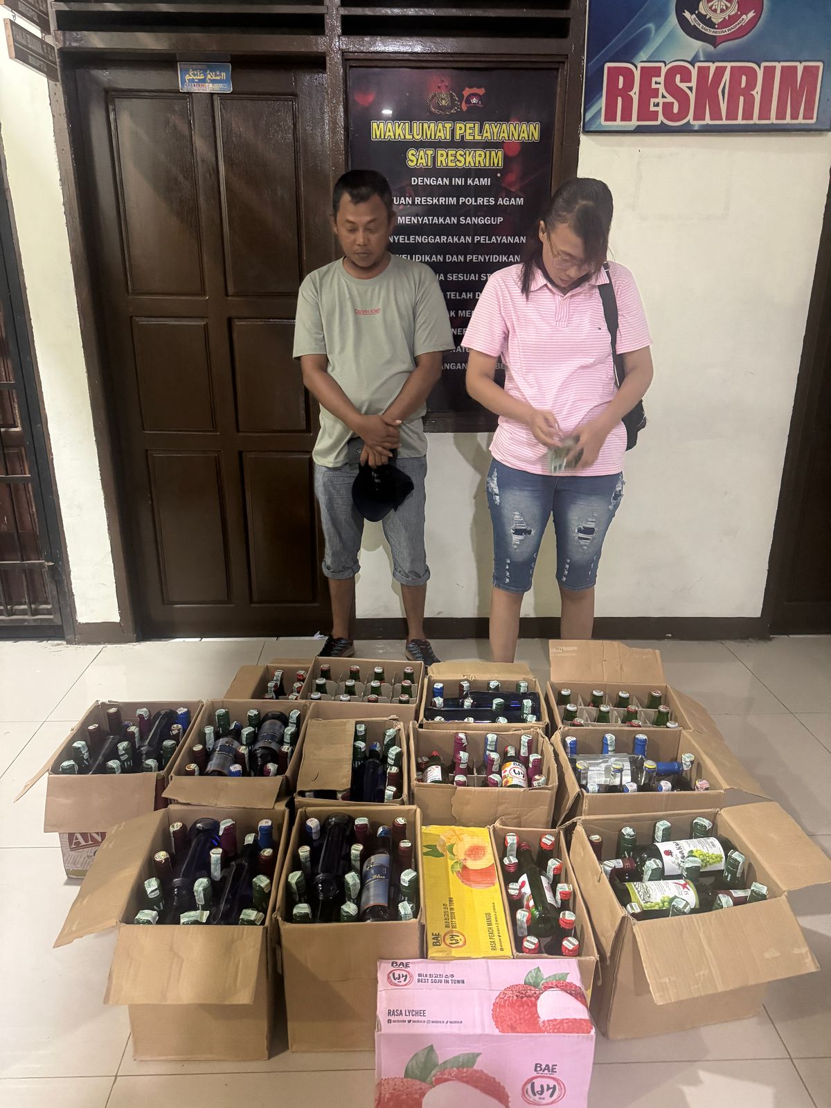 Operasi Pekat Polres Agam Sasar Peredaran Miras Ilegal, Puluhan Botol Disita